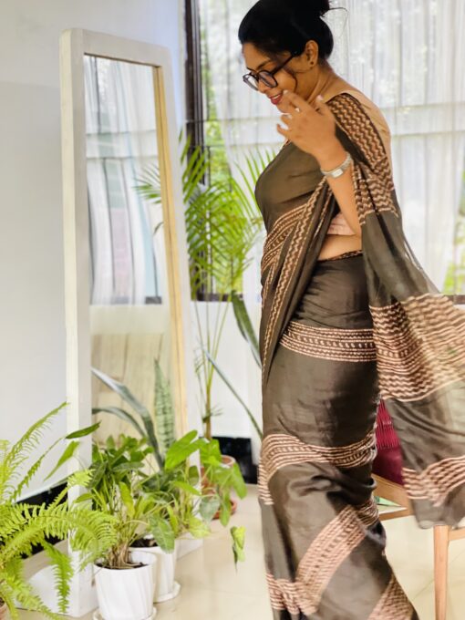 Maslin saree from Bangladesh