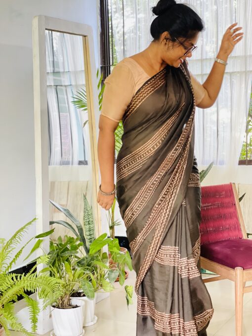 Maslin saree from Bangladesh