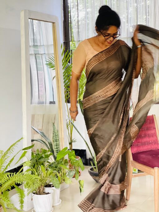 Maslin saree from Bangladesh