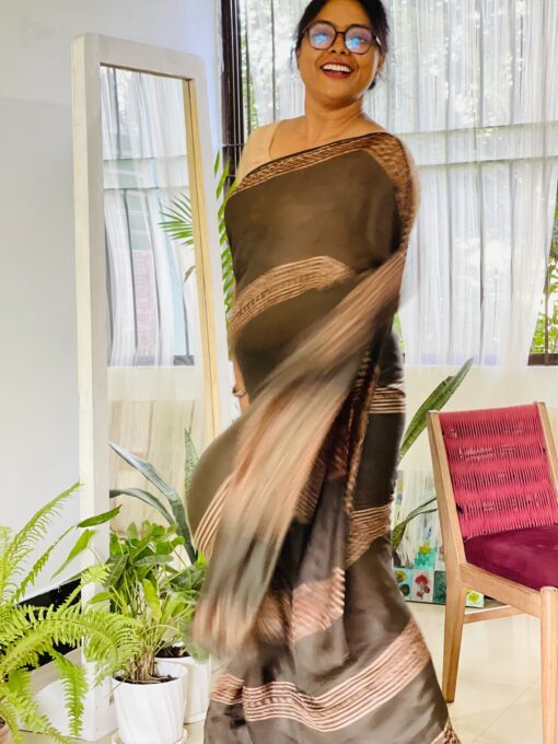 Maslin saree from Bangladesh