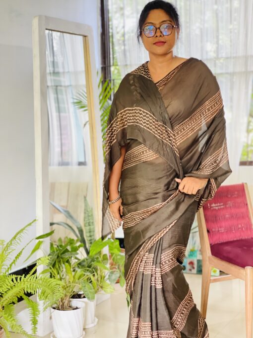 Maslin saree from Bangladesh
