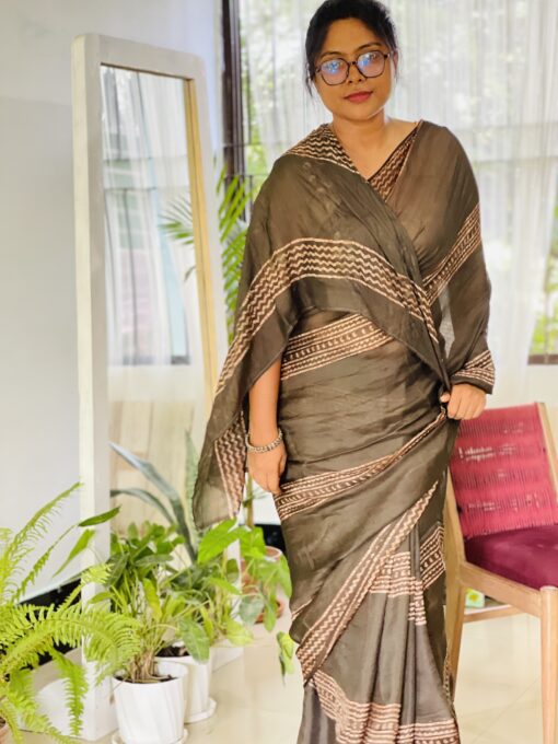 Maslin saree from Bangladesh
