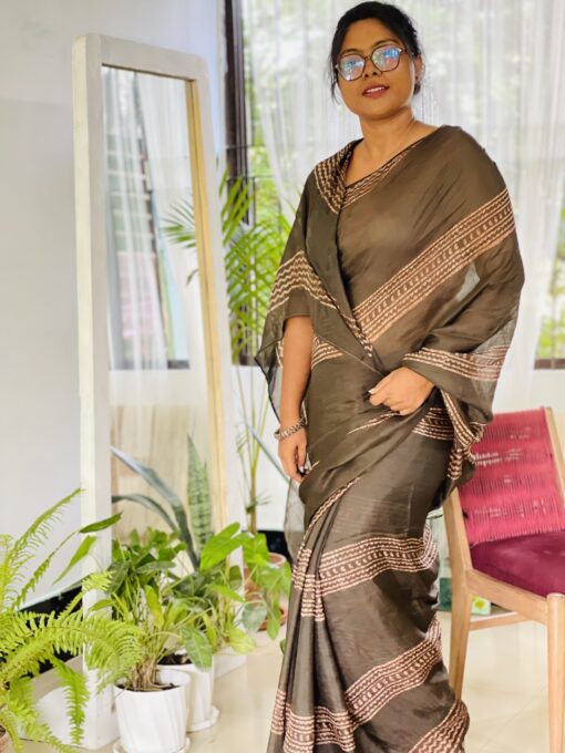 Maslin saree from Bangladesh