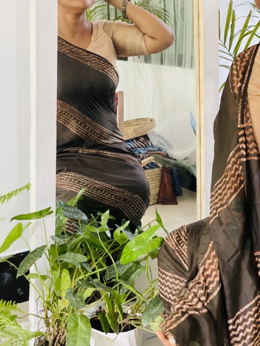 Maslin saree from Bangladesh