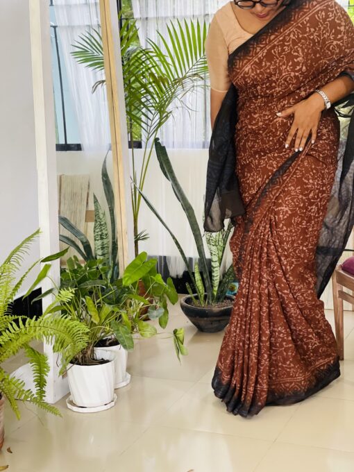 Uneven Indigo Paar Cotton Premium Luxury Saree - Image 3