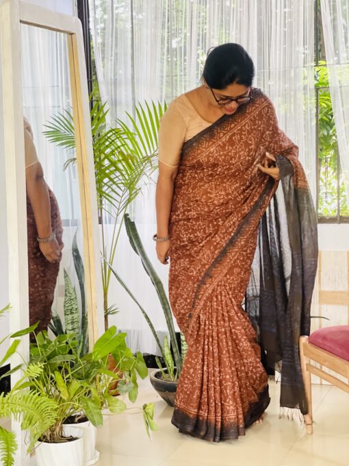 Uneven Indigo Paar Cotton Premium Luxury Saree - Image 2
