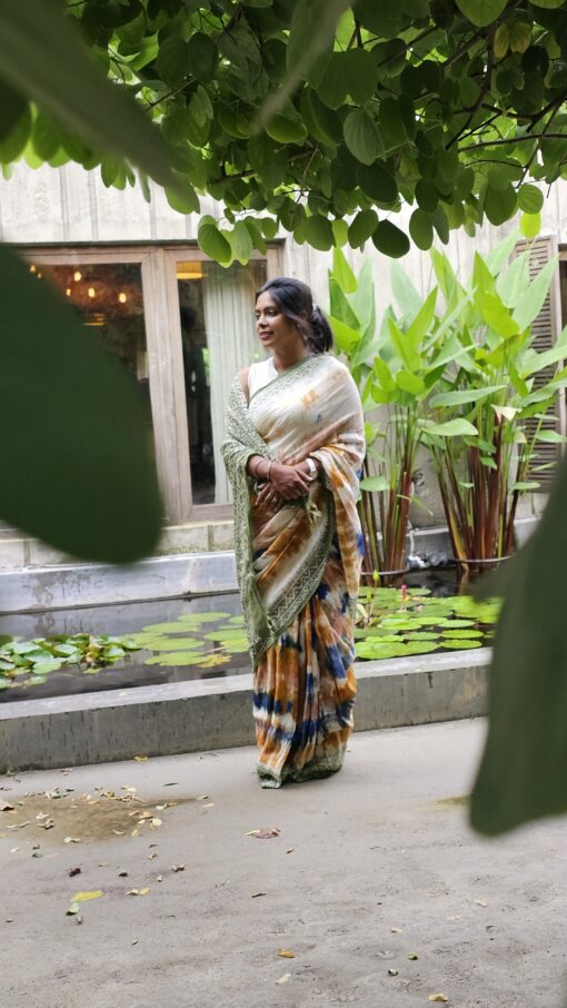 Floral Basket Half-Silk Saree - Image 5