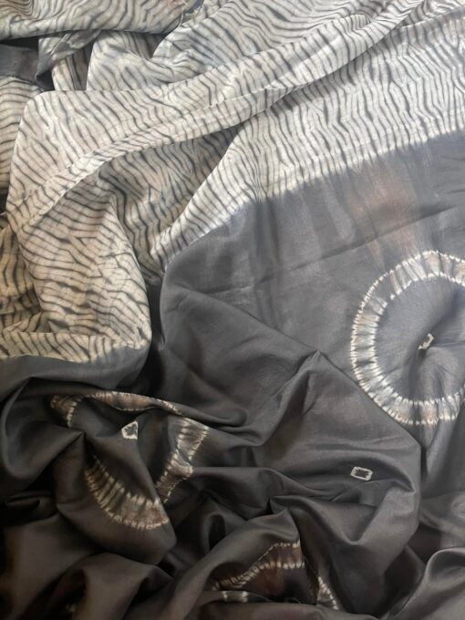 Oxidized tone Balaka Silk Shibori Saree - Image 5