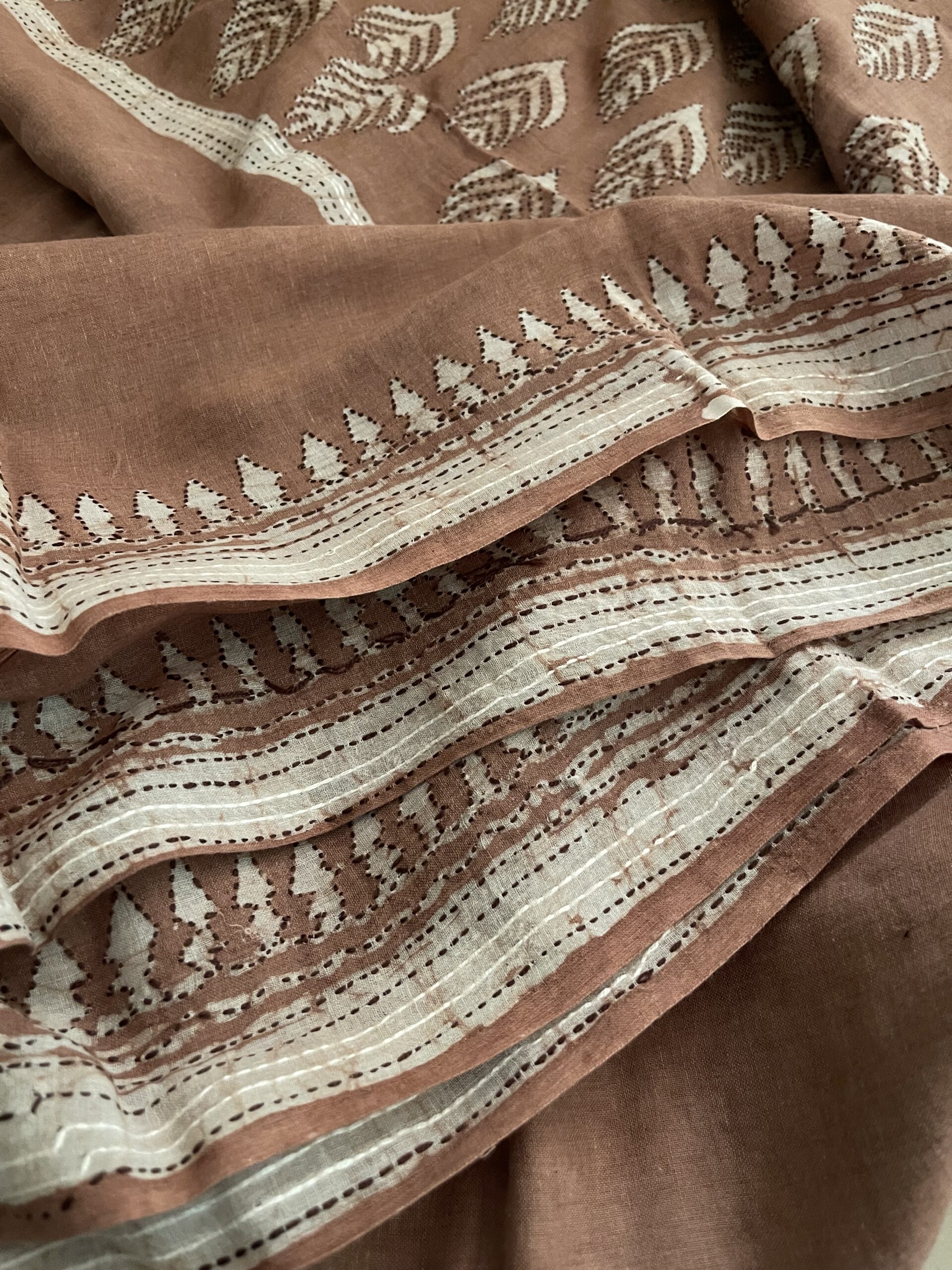 Dried Rose Handloom Cotton Anokhi Kantha Saree - Image 5