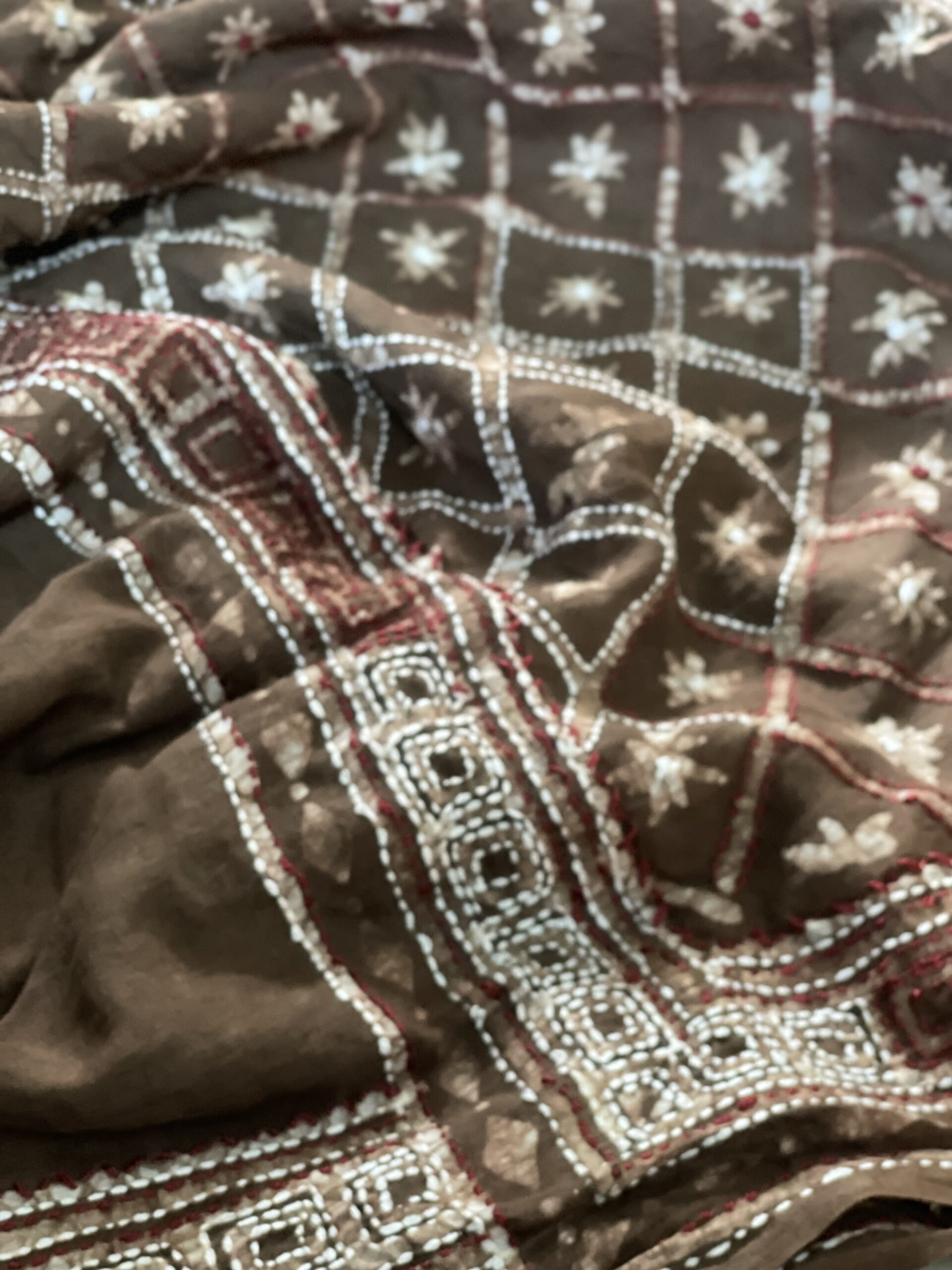 Mridula Brown Handloom Anokhi Kantha Saree - Image 2