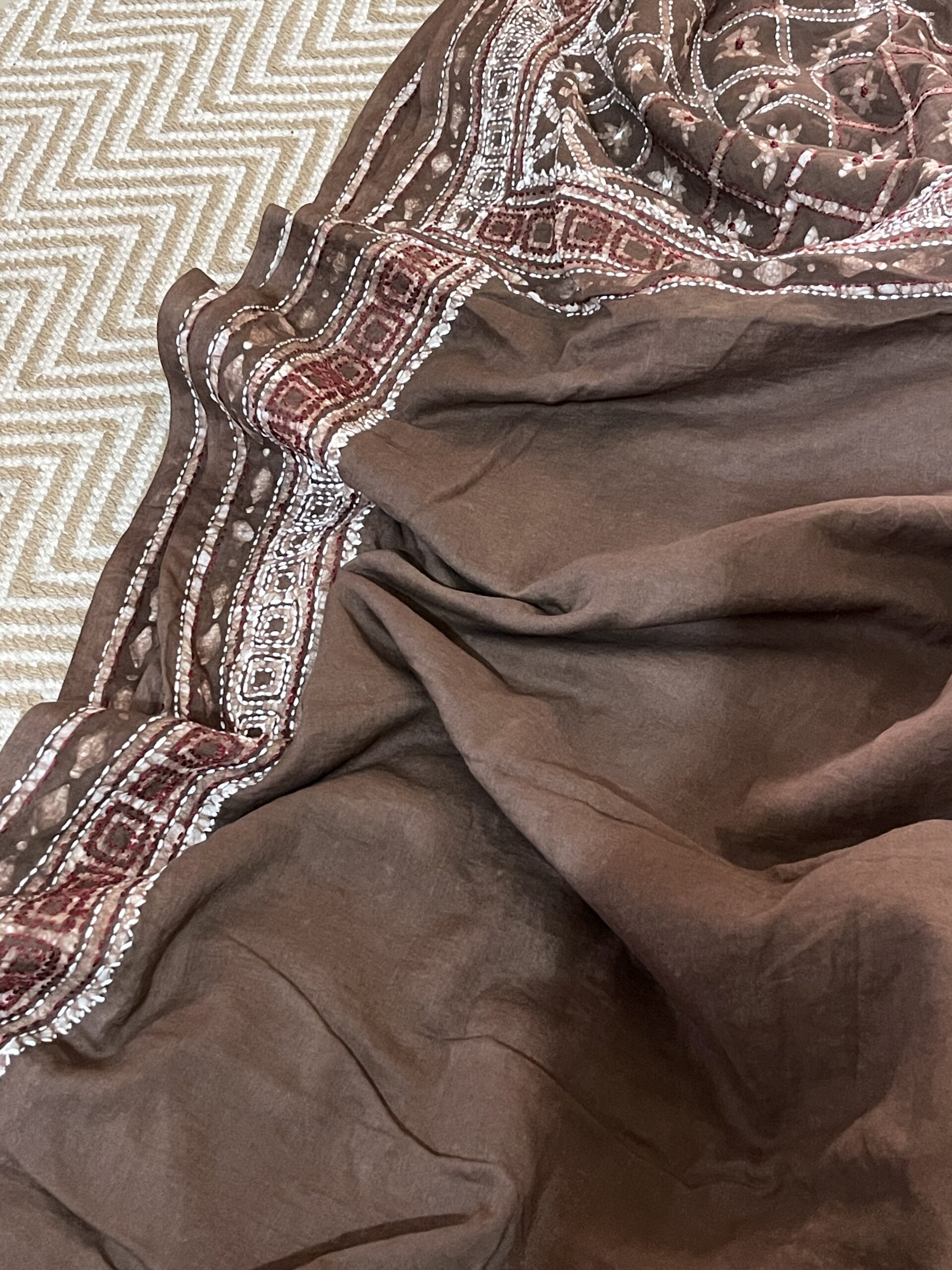 Mridula Brown Handloom Anokhi Kantha Saree - Image 3