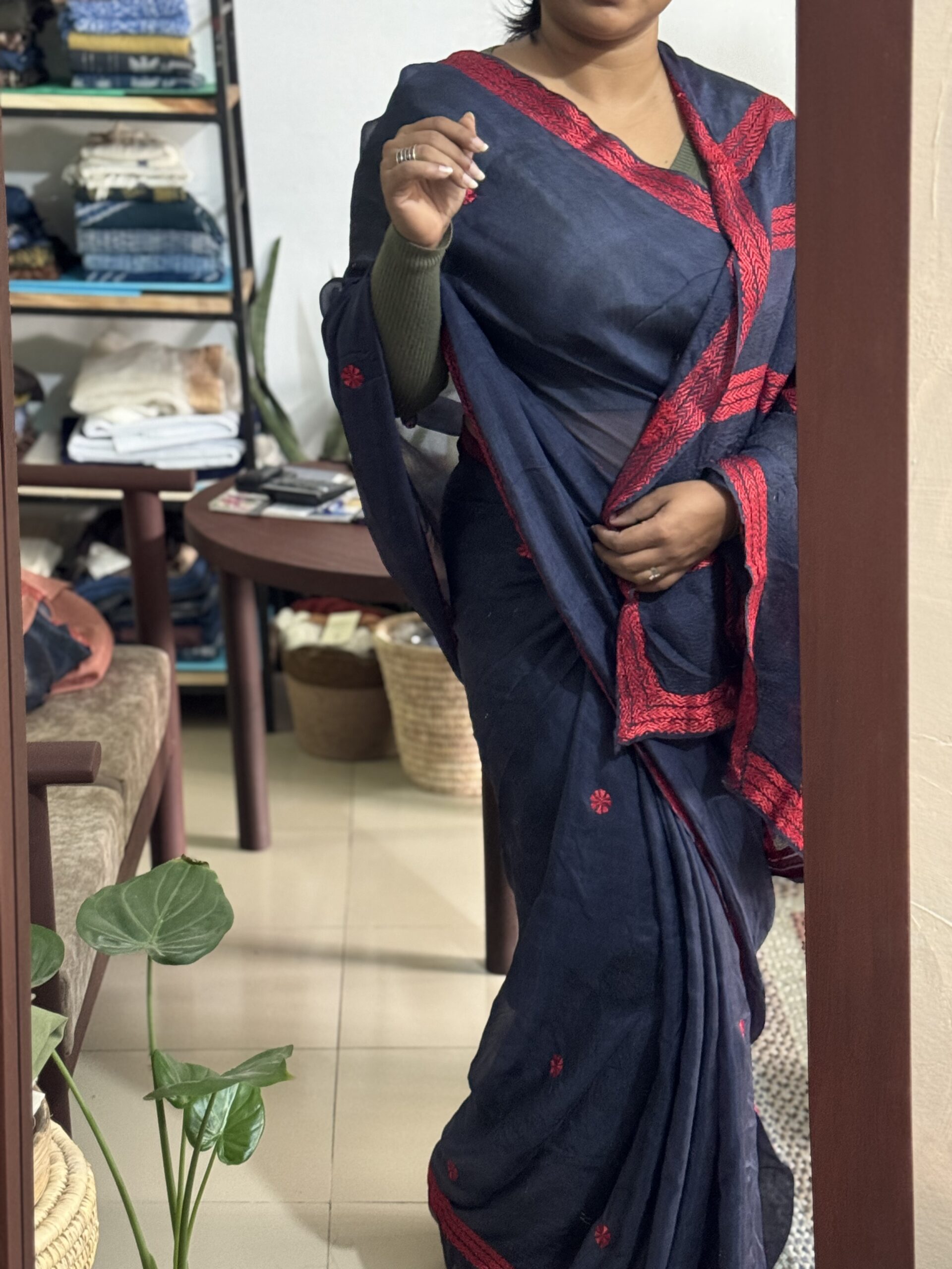 Kalo Manjit Chhaya – Deep Charcoal Hand-Embroidered Silk Kantha Saree - Image 6