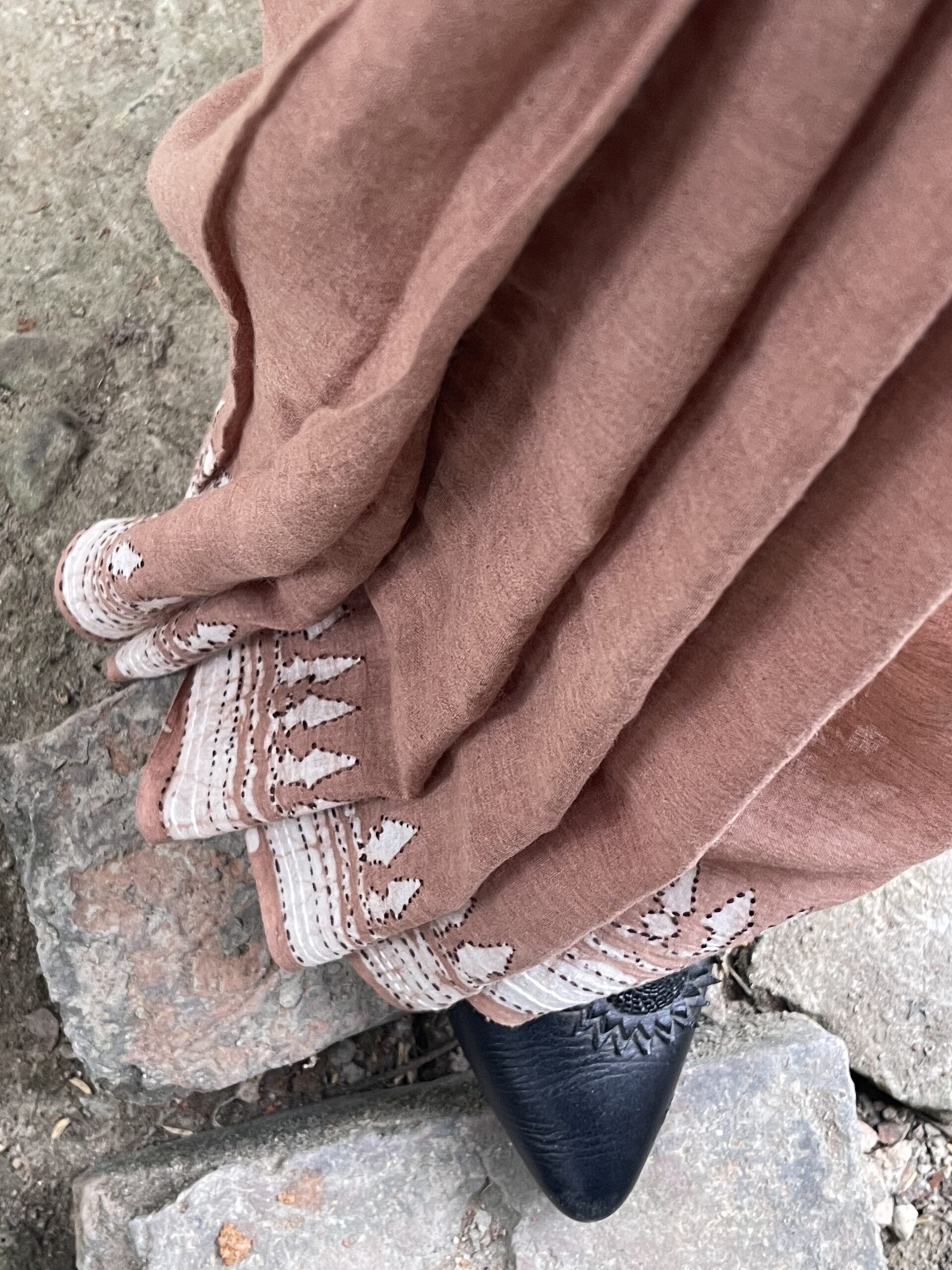 Dried Rose Handloom Cotton Anokhi Kantha Saree - Image 8