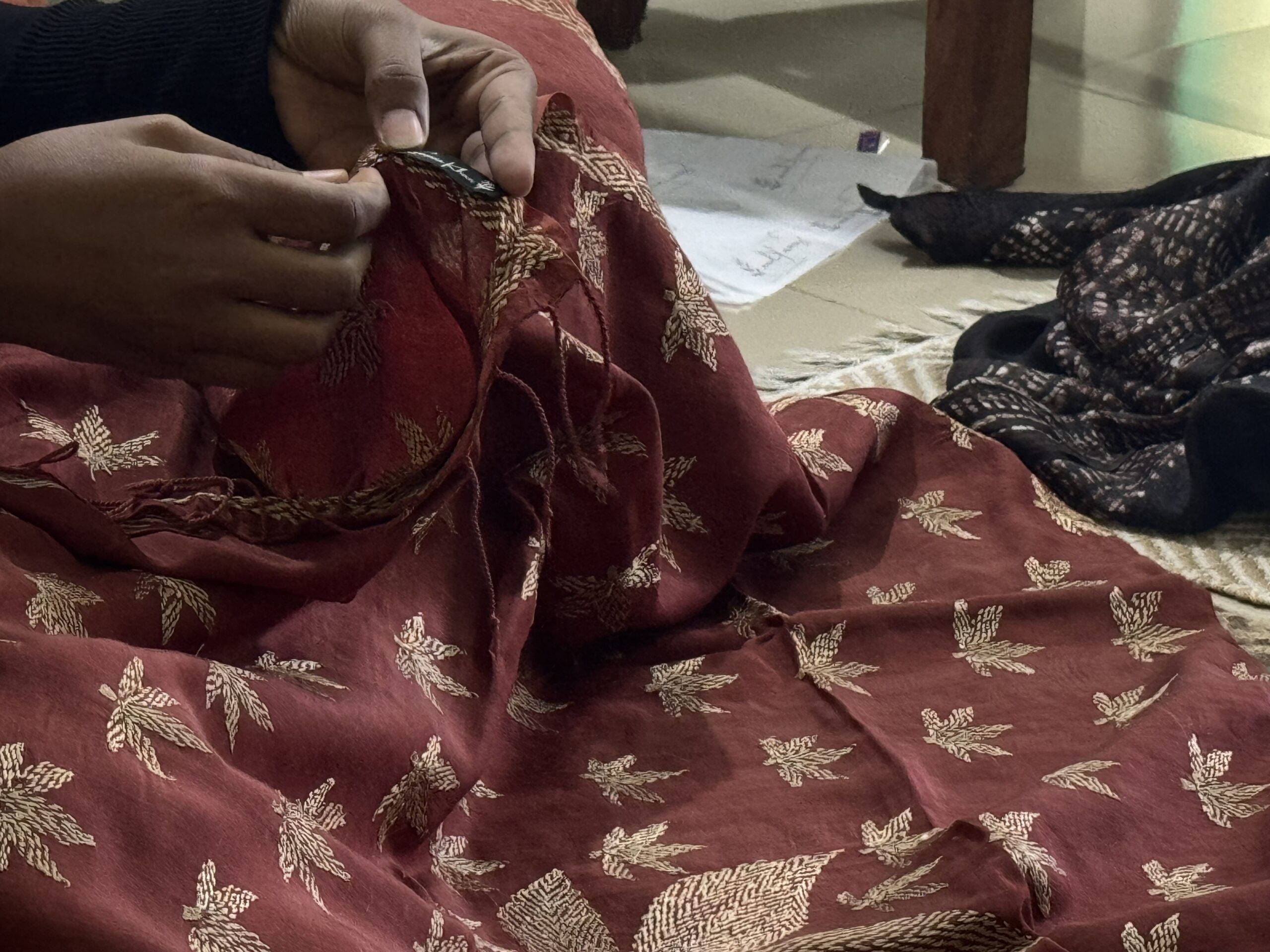 Beige Poddo Catechu Brown Heritage Kantha Saree - Image 8