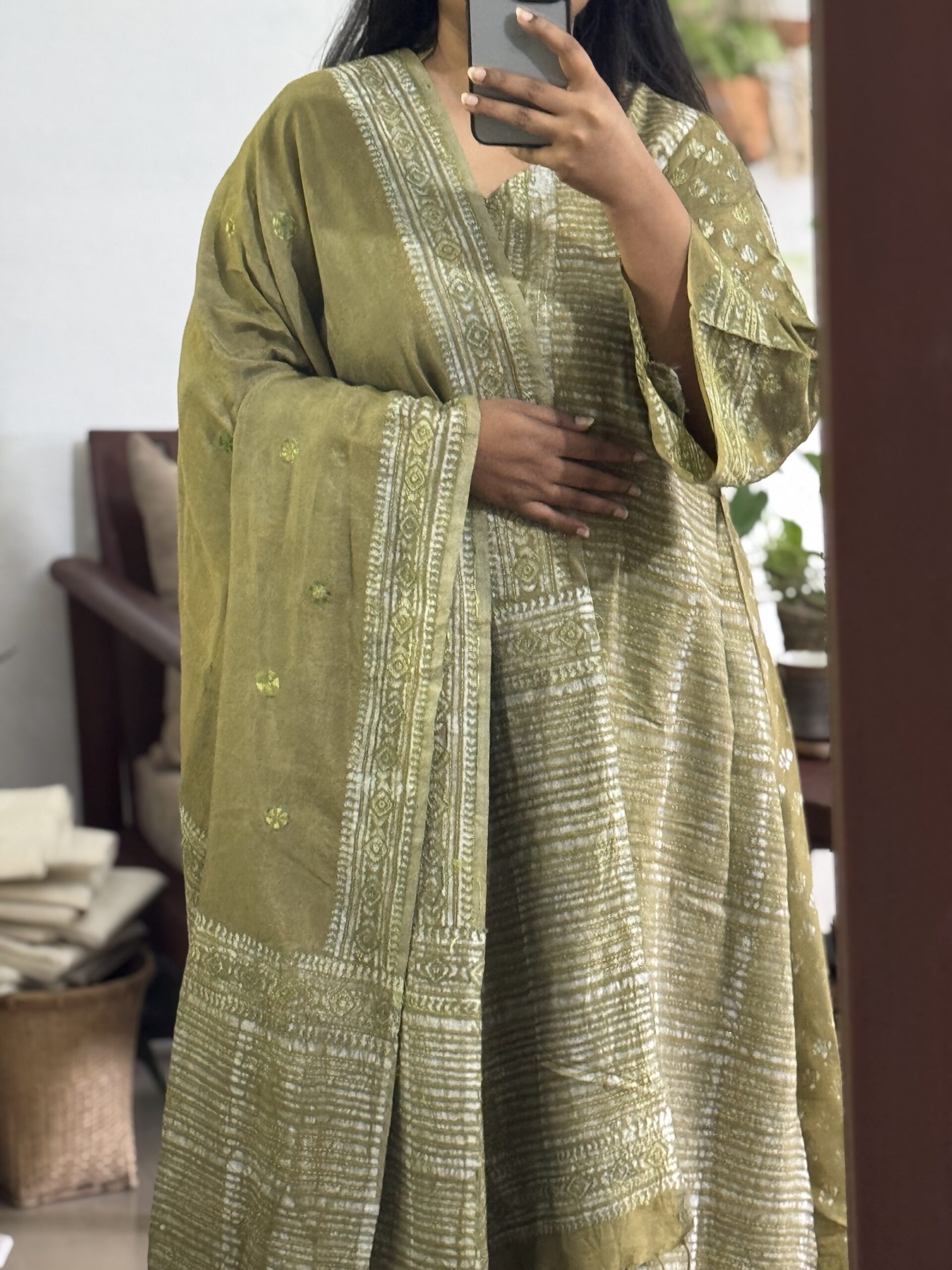 Kanak Prabha – Lime Gold Hand-Embroidered Silk Kurti Set - Image 8