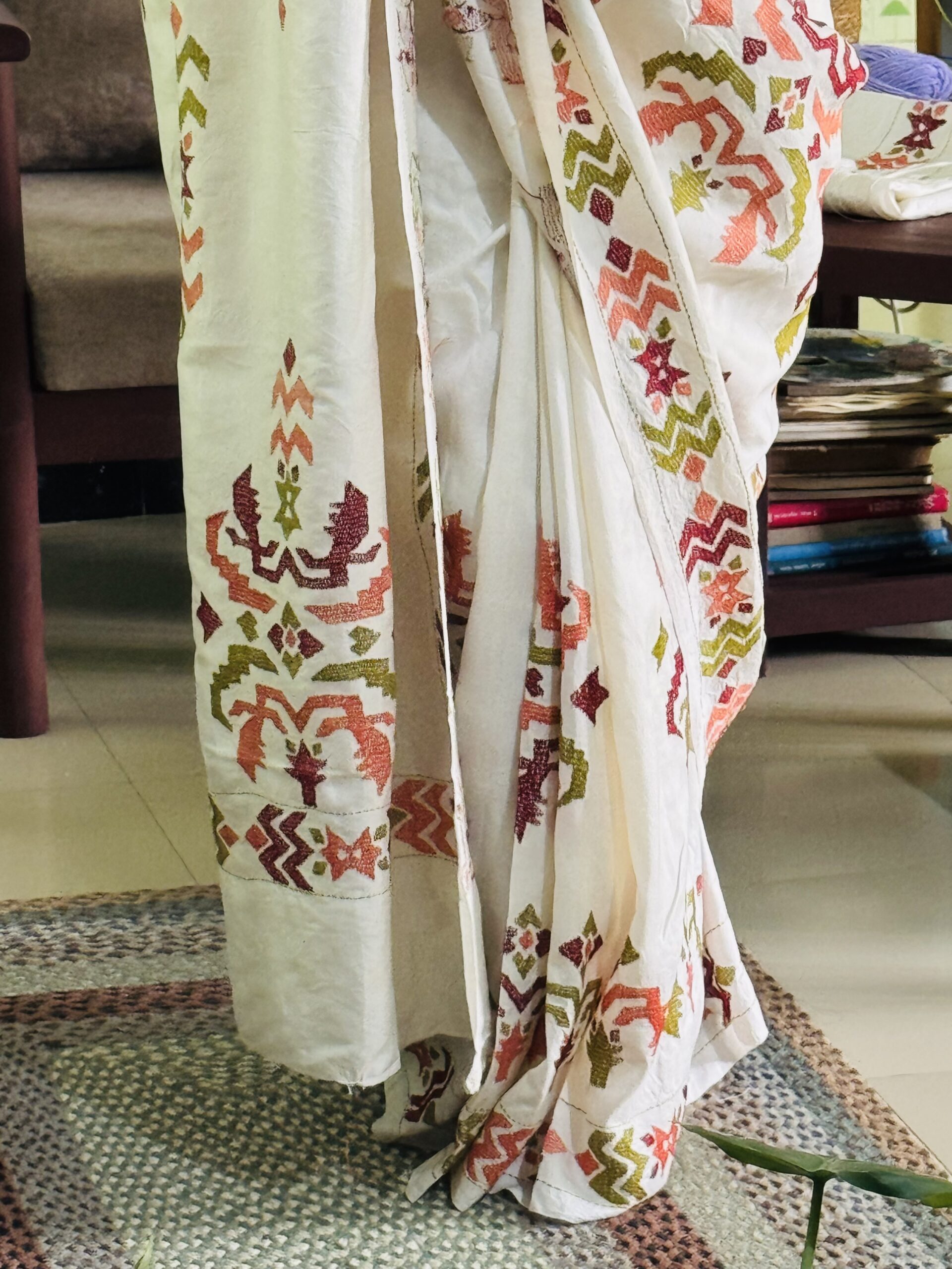 The Balaka Heirloom Multicolored Thread Kantha Saree - Image 4