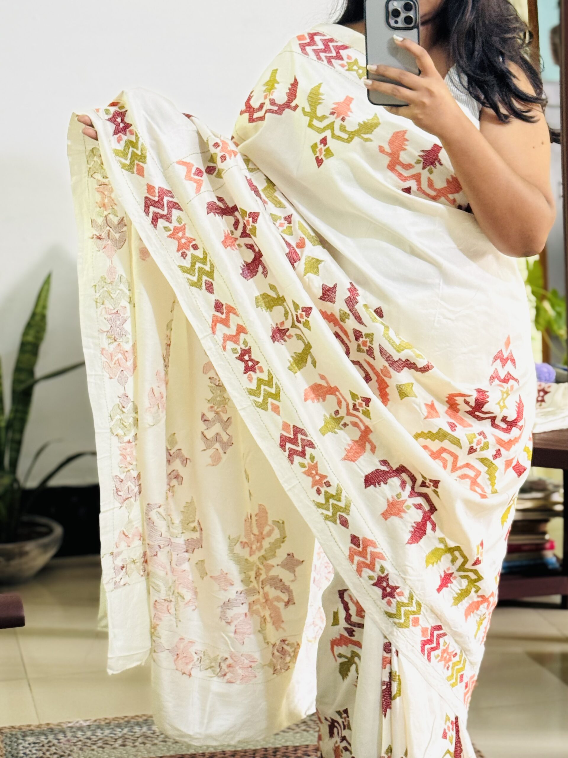 The Balaka Heirloom Multicolored Thread Kantha Saree - Image 7